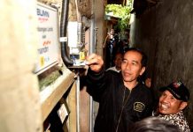 Presiden Jokowi Berikan Fasilitas Sambung Listrik Gratis kepada Keluarga Tidak Mampu di Bantarjati Bogor