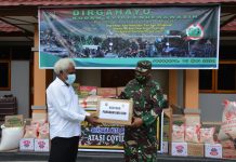 Jelang HUT Kodam Cenderawasih ke-57, Pangdam Bagikan Sembako di Sentani