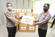 Kabaharkam Serahkan Ribuan APD Covid-19 Bantuan Kapolri untuk RS Bhayangkara Polda Jatim