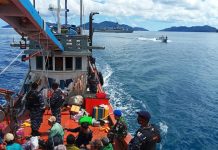 KRI Bung Tomo-357 TNI AL Tangkap Kapal Ikan Vietnam Pelaku Ilegal Fishing di Perairan Laut Natuna