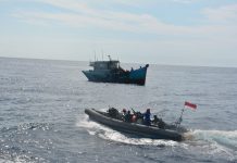 TNI AL, KRI Usman Harun Tangkap Dua Kapal Ikan Vietnam di Laut Natuna Utara