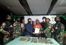 Satgas Yonif MR 413 Kostrad Amankan 14 Kantong Ganja