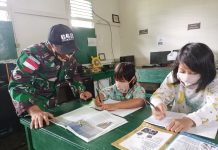 Satgas Pamtas Yonif 642/Kapuas Buka Perpustakaan Mini untuk Anak-anak