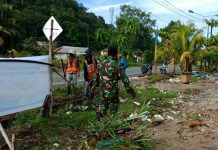 Dukung Potensi Wisata, Koramil Pemangkat Karya Bakti di Pesisir Pantai