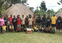 TNI-Masyarakat Memperkokoh Persatuan dan Kesatuan di Papua