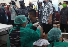 TNI AL Gelar Serbuan Vaksinasi di Sentra Ekonomi Jakarta Utara