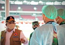 Tinjau Vaksinasi di GBK, Ketua Satgas Covid-19 Puji Semangat Para Tenaga Kesehatan