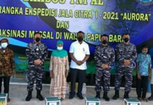 Ekspedisi Jala Citra I “Aurora” TNI AL Gelar Vaksinasi Massal dan Baksos di Waisal Papua Barat