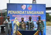 Pesawat Cassa TNI AU Sukses Landing Perdana di Landasan Liku Kabupaten Sambas