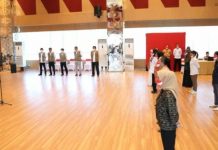 Ketua Satgas Memberikan Penghargaan kepada Pejuang Kemanusiaan Penanganan Covid-19