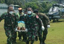 Aparat TNI Berhasil Evakuasi Nakes Korban Kekejaman KST dari Distrik Kiwirok