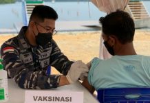 Penonton di Venue Layar PON XX Papua Jadi Sasaran Serbuan Vaksin Maritim TNI Angkatan Laut