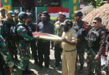 Dansatgas Pamrahwan Yonif RK 751/VJS Tatap Muka Bersama Para Tokoh Distrik Kanggime Papua