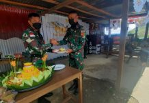 Satgas Pamrahwan Yonif RK 751/VJS Bersama Masyarakat Rayakan HUT Ke-76 TNI