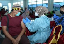 TNI AU Antar Jemput Peserta Vaksinasi di Berau