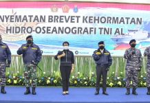 KSAL Berikan Brevet Kehormatan Hidro-Oseanografi kepada Tujuh Pejabat Negara RI