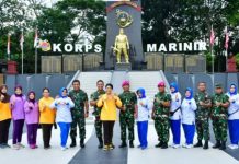 Kunjungi Korps Marinir, Panglima TNI Disambut Prajurit dan PNS