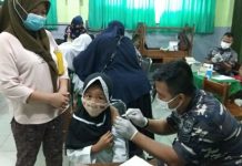Pushidros TNI AL Gelar Vaksinasi Covid-19 Bagi 500 Siswa Siswi Al-Kairiyah Lagoa Koja Jakarta Utara