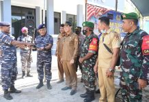 Warga Perbatasan Timor Leste “Sukarela” Serahkan Senjata Rakitan kepada TNI AL