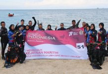 Danlanal Palembang Kolonel Widyo Sasongko Pimpin Upacara Pengibaran Bendera Bawah Laut HUT Ke-77 Kemerdekaan RI