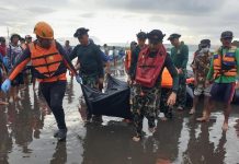 Tim SAR TNI AL Berhasil Temukan Nelayan Tenggelam di Lampon Banyuwangi