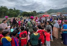 TNI AL Tembus Lokasi Terisolir Distribusikan Bantuan Pada Warga Cianjur