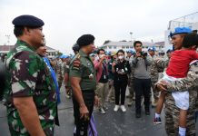Do’a dan Restu Keluarga Lepas Keberangkatan KRI Frans Kaisiepo-368 Jalani Misi Perdamaian