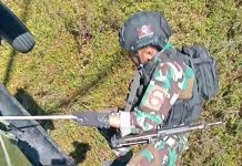 Heli Caracal TNI AU Terjunkan Personil SAR Gabungan Evakuasi Pesawat SAM Air PK-SMW di Yalimo Papua