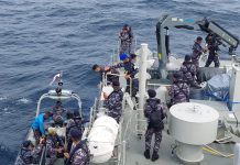 Kapal Perang TNI AL Evakuasi Medis Korban Kecelakaan Laut di Perairan Halmahera Selatan