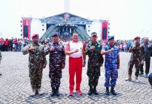 2 Prajurit Inspiratif TNI AL Terima Penghargaan Dari Panglima TNI