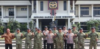 Kapolda Metro Bersama Pangdam Jaya Sambangi Mako Kopassus Cijantung