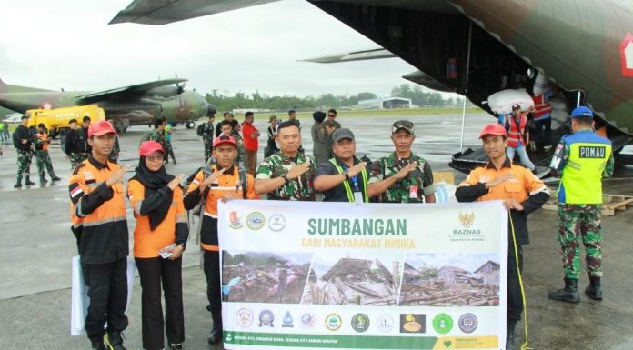 Lanud Yohanis Kapiyau Bantu Salurkan 505 Kilogram Bantuan untuk Korban Gempa NTT